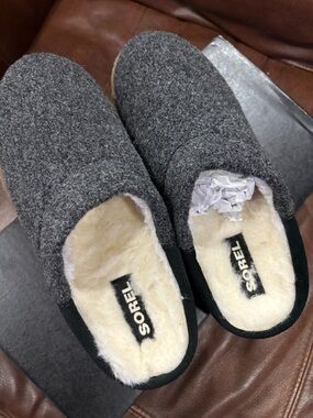 NIB Sorel slippers
